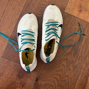 Nike Zoom Fly Flyknit running shoe size 8